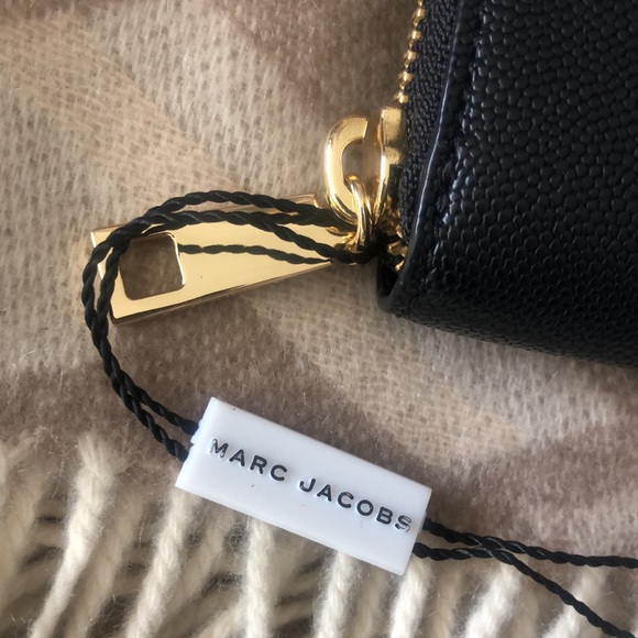 NWT  Marc, Jacob, wallet, black with gold hardware. - Picture 3 of 12
